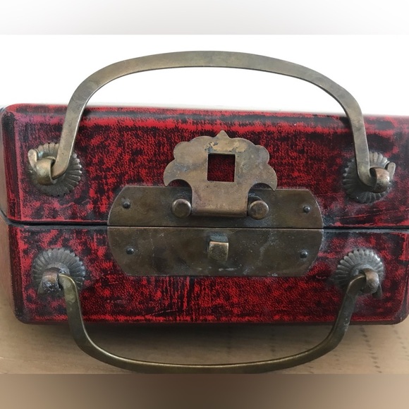 Asian Inspired Hard Sided Designer Purse - Picture 7 of 9